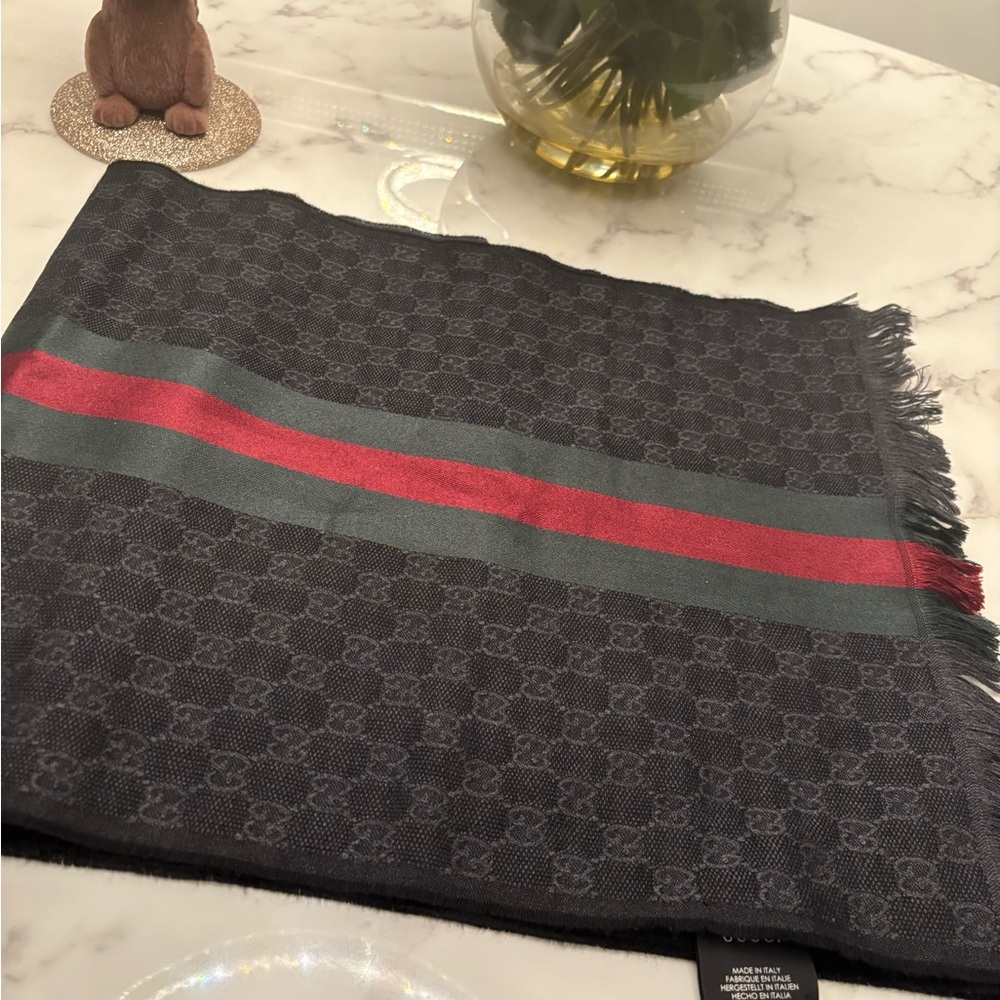 Gucci Black and Red Men's Scarf